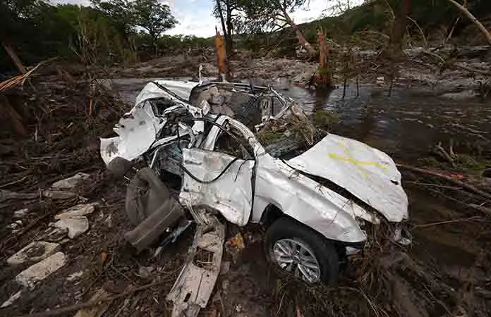 Texas, en duelo tras inundación