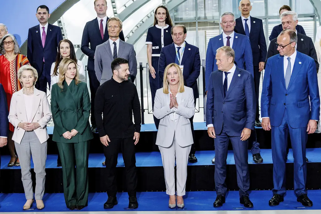 Mandatarios europeos instan a inversión para reconstrucción de Ucrania