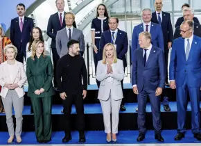 Mandatarios europeos instan a inversión para reconstrucción de Ucrania