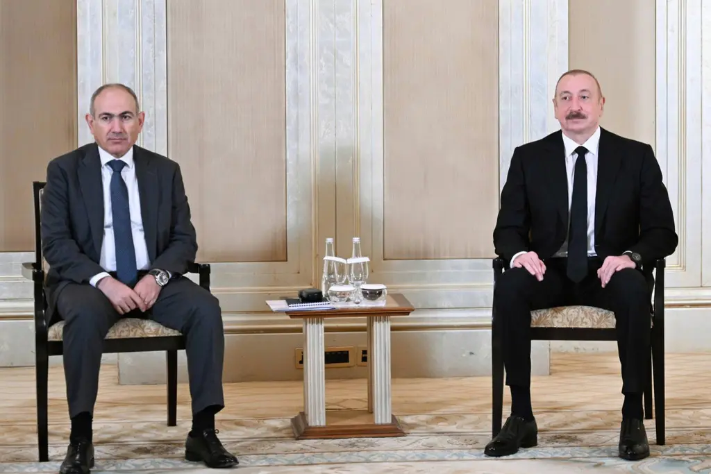 Armenia y Azerbaiyán se reúnen en Abu Dabi para discutir conflicto