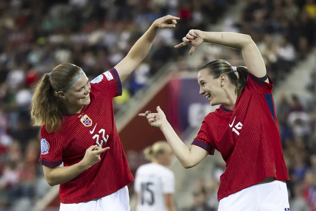 Gol de Xhemaili mantiene viva la emoción en Eurocopa Femenina