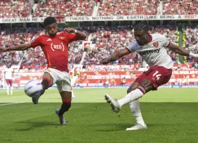 Tottenham asegura a Mohammed Kudus y avanza con Gibbs-White