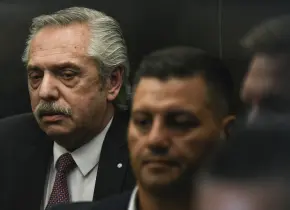 Justicia argentina procesa al expresidente Alberto Fernández por corrupción
