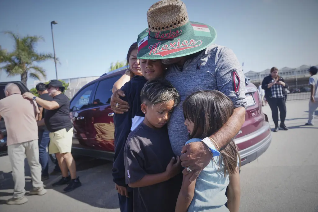 Arrestados 200 inmigrantes en redadas en granjas de California