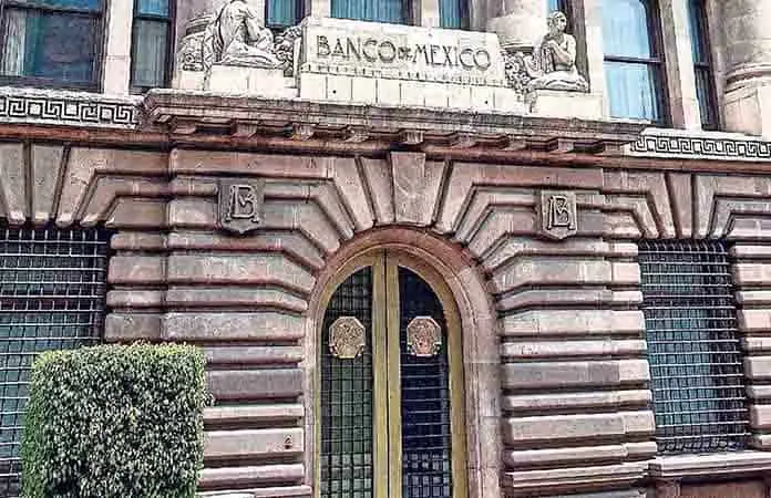 Banxico: Seguirá la debilidad económica