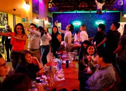 Detectan mercado de “INEs” falsas para entrar a antros