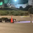 Hombre en moto fallece arrollado en carretera ’57