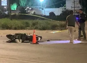 Hombre en moto fallece arrollado en carretera ´57