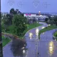 Mantienen cierres viales tras lluvia nocturna en la capital