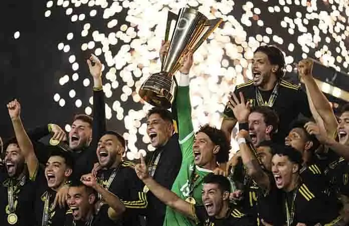 México sube en ranking de FIFA