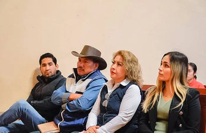 Ofrecen curso de DH a funcionarios