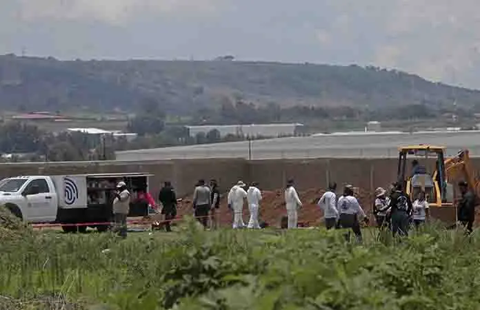 Van 223 bolsas con restos en fosa de Zapopan