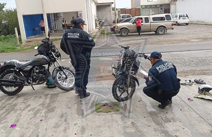 Dos heridos, en choque de motos en Mexquitic