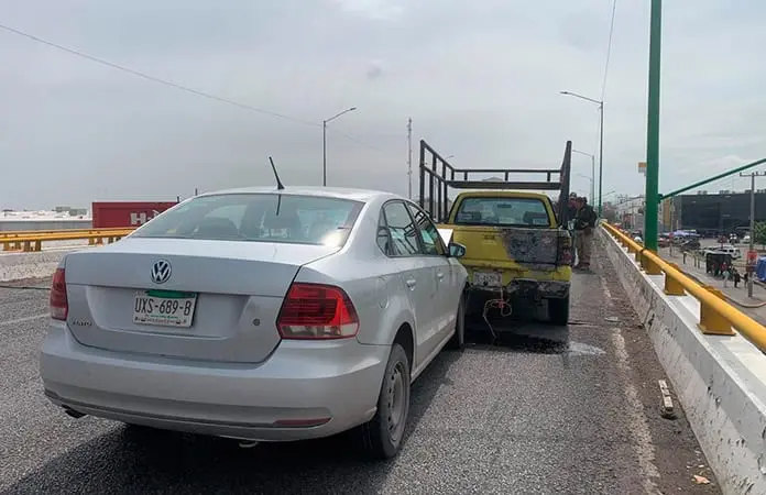Por alcance, chocan vehículos en la carretera a Rioverde