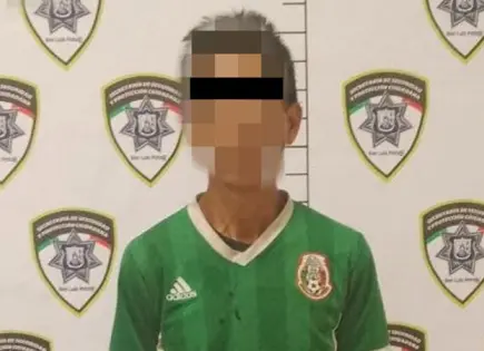 Sujeto golpea a su tía en Los Magueyes