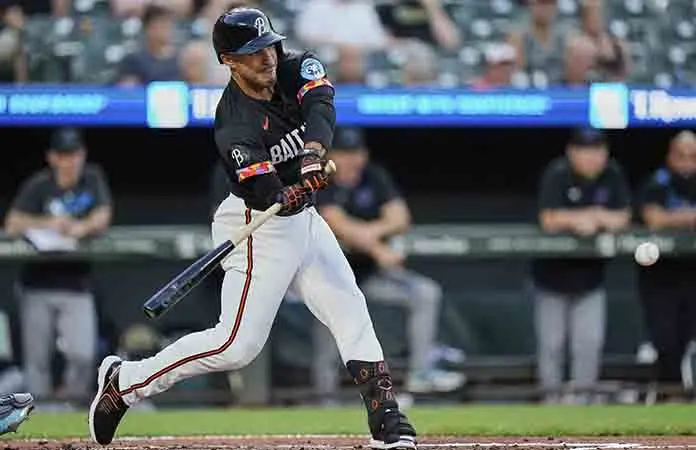 Triunfan Orioles ante los Marlins