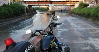 Cerrados, dos pasos viales tras lluvias en la capital
