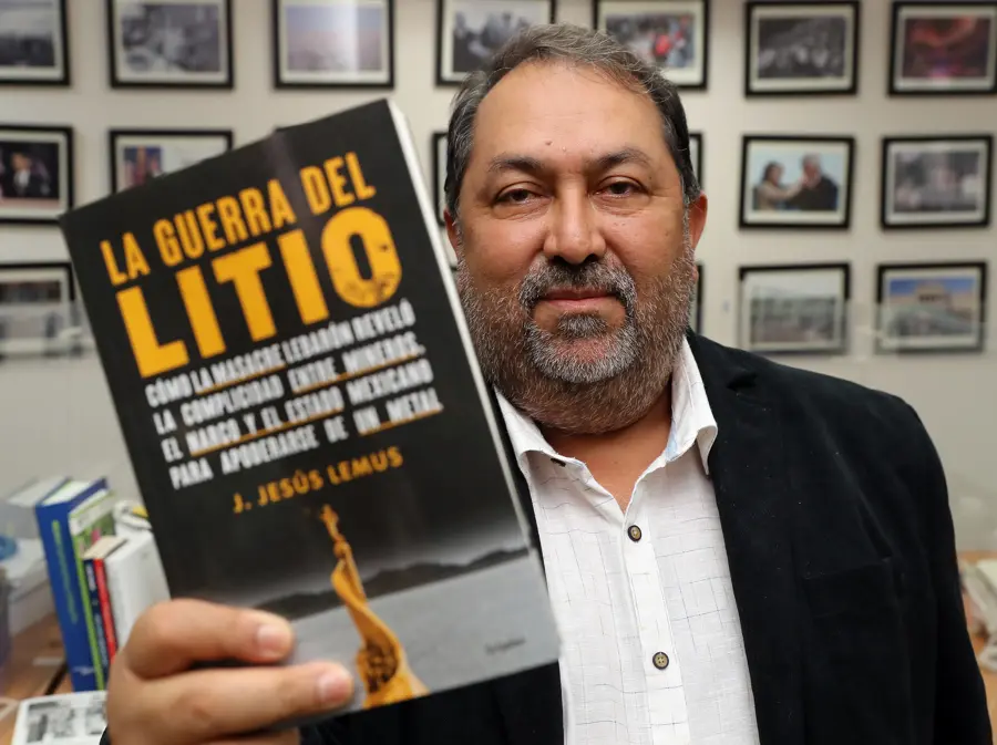 Escritor J. Jesús Lemus:"Tenemos un gran discurso y corrupción en torno al litio"