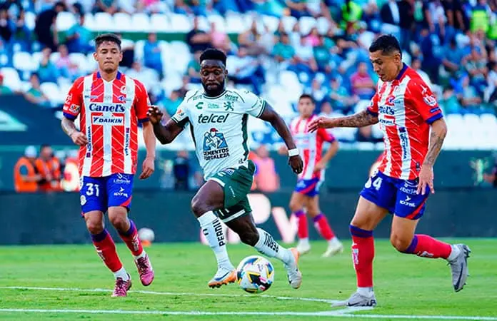 ADSL visita al Club León