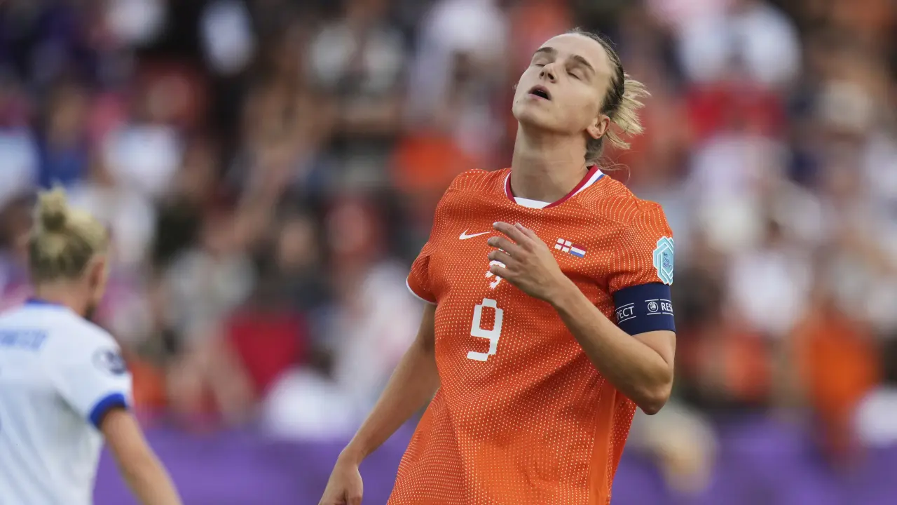 Holanda desafía a Francia en duelo crucial por pase a cuartos de final