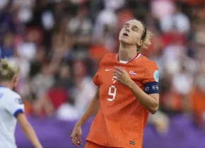 Holanda desafía a Francia en duelo crucial por pase a cuartos de final