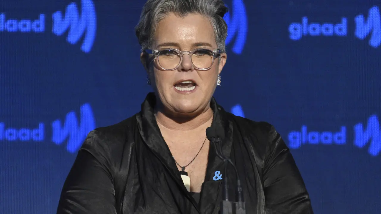 Trump considera quitar ciudadanía a Rosie ODonnell a pesar de fallo histórico