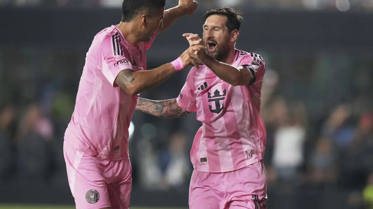 Lionel Messi anota doblete y guía a Inter Miami sobre Nashville en la MLS