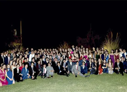 ¡CELEBRAN EN GRANDE!