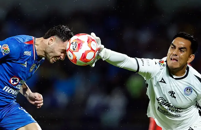 Cruz Azul y Mazatlán debutan sin goles