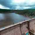 Monitorean el desfogue de la presa San José  