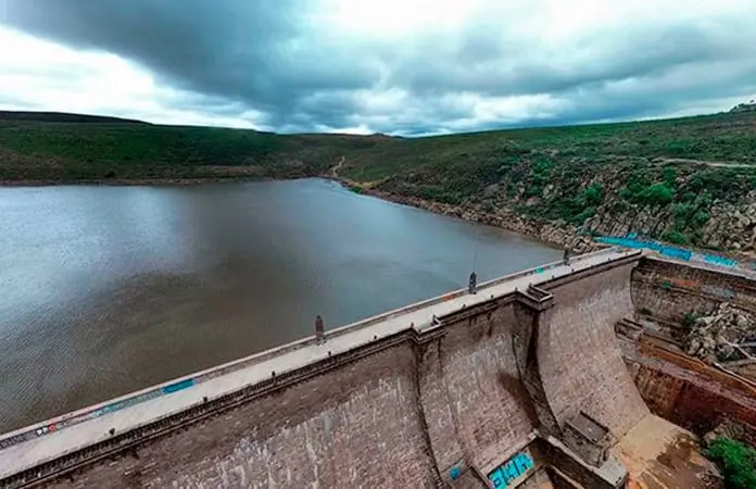 Monitorean el desfogue de la presa San José