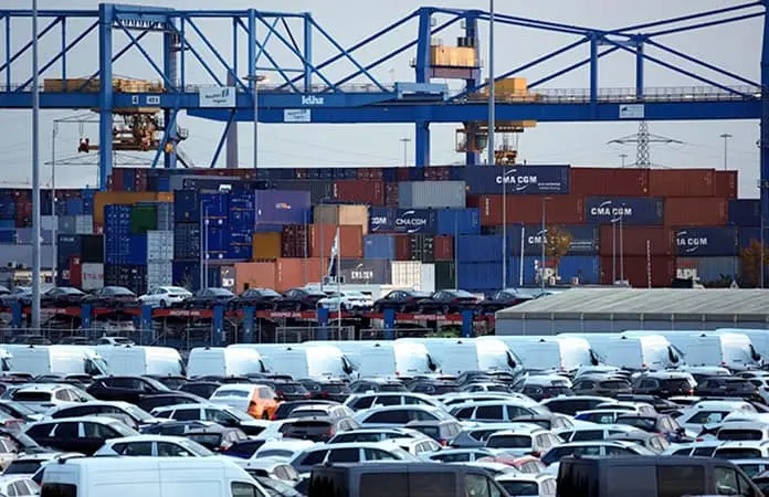 Trump impone más aranceles a México y UE