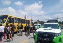 Agreden cami&oacute;n urbano tras discusi&oacute;n vial en Soledad