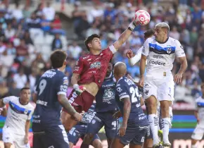 Pachuca arrasa con Monterrey en su debut del Apertura 2025