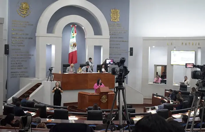 Enseñan técnica parlamentaria en el Legislativo