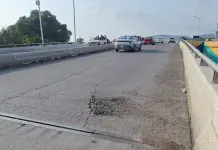 Fotos | Indagan hundimiento en puente de avenida Ju&aacute;rez