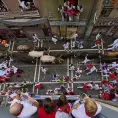 Mujeres también corren con los toros