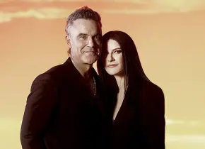 PAUSINI Y WILLIAMS ELOGIADOS