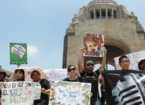 Piden regular uso de la IA