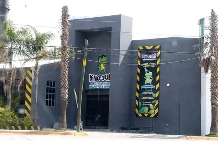 Rechazan reubicación de antros en Carranza