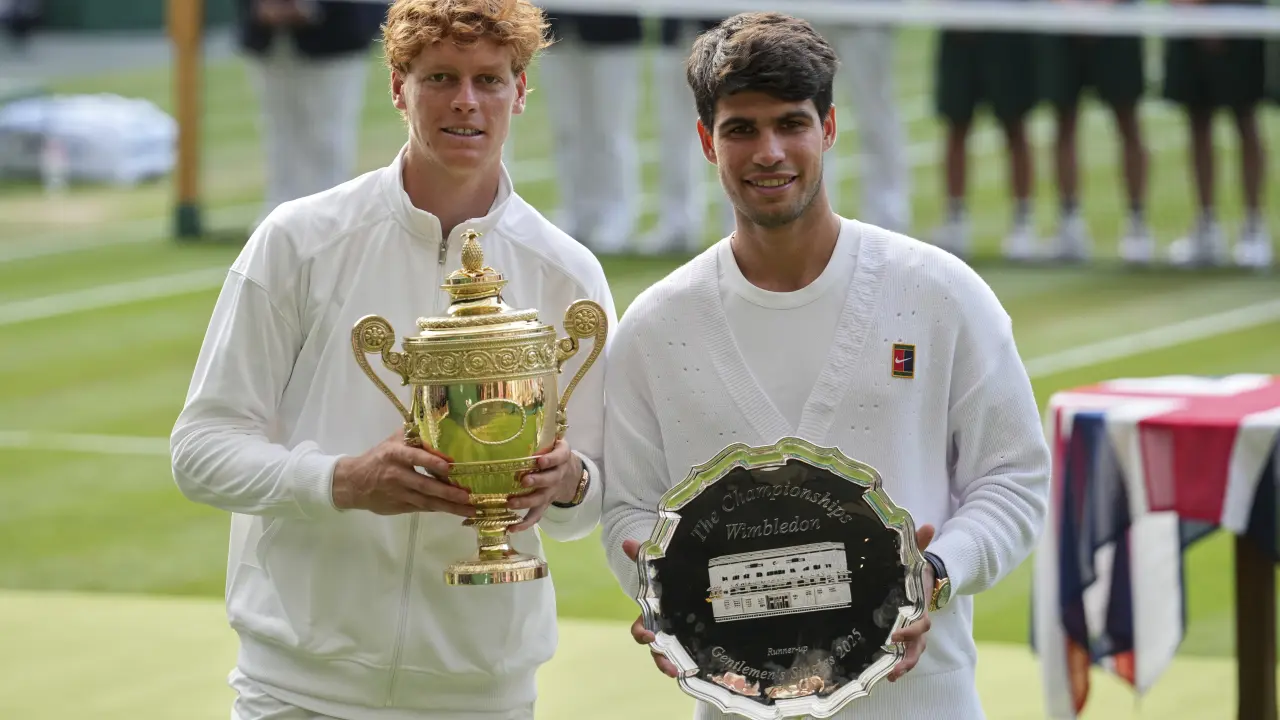 Jannik Sinner vence a Carlos Alcaraz en final de Wimbledon