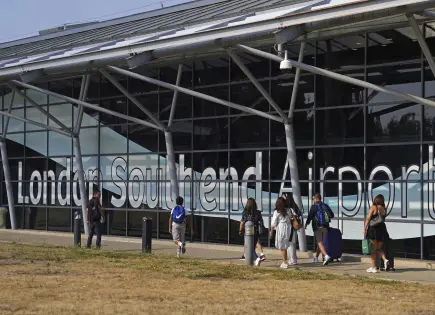 Tragedia aérea en Southend: Cuatro fallecidos en accidente de avioneta