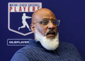 Tony Clark Confirma Investigación Federal sobre Licencias Deportivas NFL