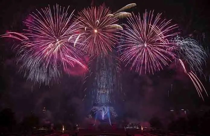 Francia celebra fiesta nacional