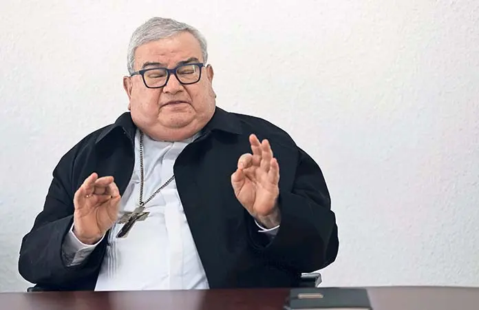 Sacerdotes aprenden a negociar con crimen