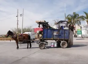 Entregarán vehículos motorizados para sustituir carretones en la capital