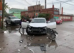 Motociclista resulta herido en choque sobre avenida San Pedro