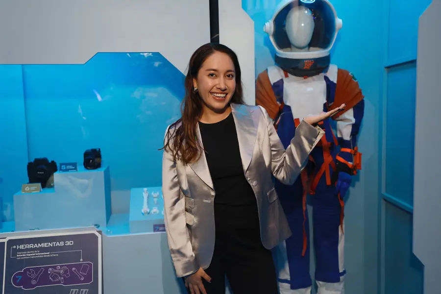 Katya Echazarreta inaugura exposición Estación Espacial Papalote