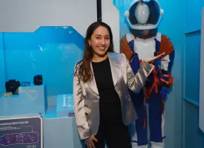 Katya Echazarreta inaugura exposición Estación Espacial Papalote