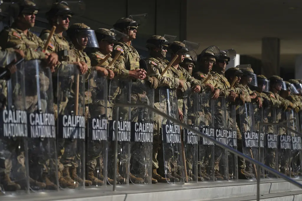 Pentágono retira tropas de Guardia Nacional en Los Ángeles
